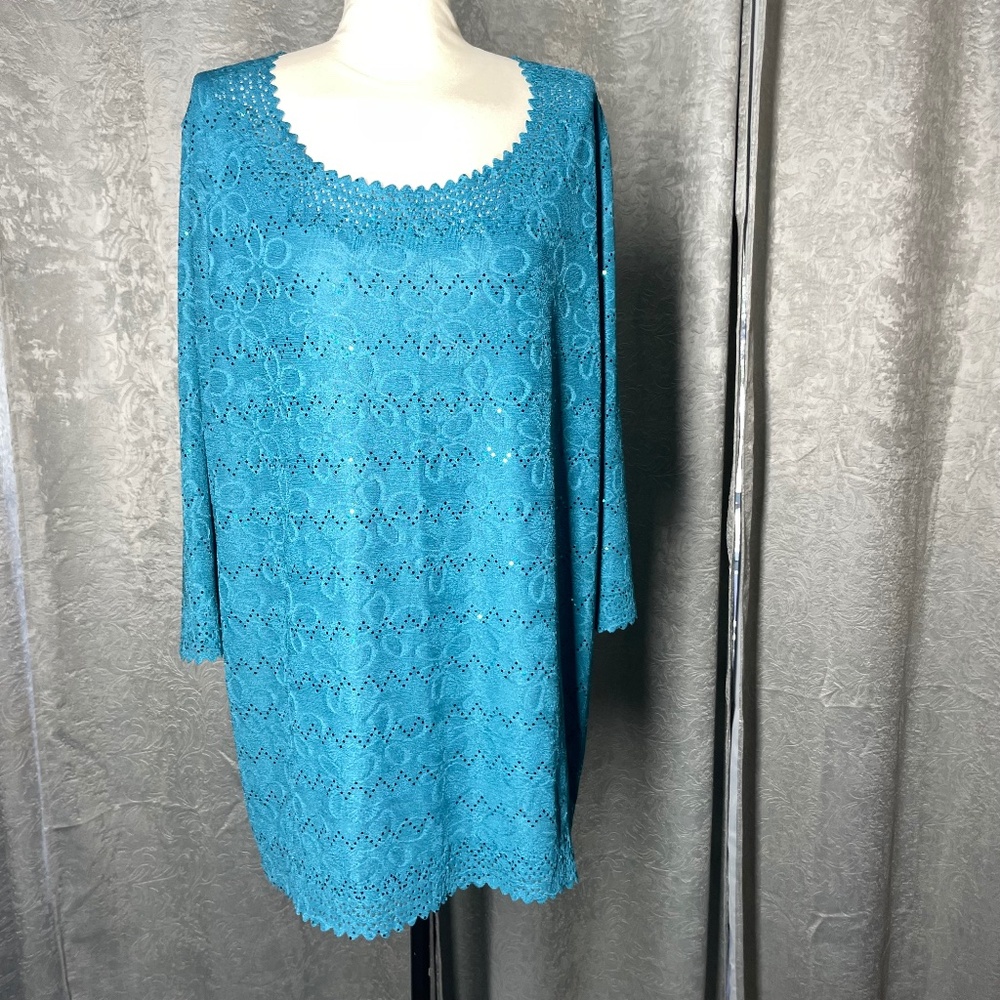 Women’s XL “Salon Studio” Blue Top